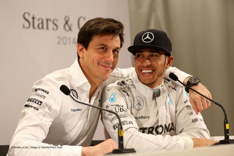 Toto Wolff Peringatkan Lewis Hamilton soal Kepindahan ke Ferrari