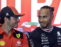 Kemana Carlos Sainz Setelah Kursinya Diambil Lewis Hamilton di Ferrari