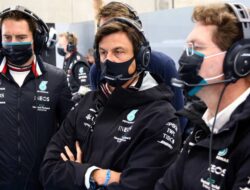 Mercedes Rapat Besar Tahu Lewis Hamilton akan ke Ferrari