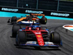 Carlos Sainz Turun Peringkat ke Lima Setelah Insiden dengan Oscar Piastri di F1 Miami Grand Prix